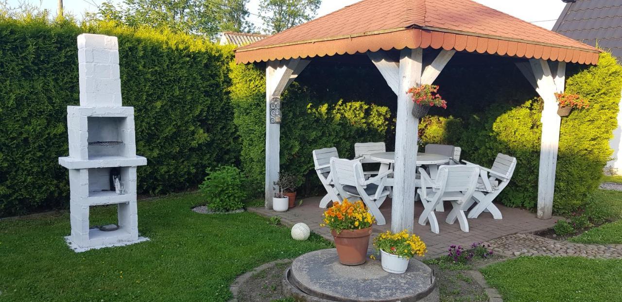 Pokoje Goscinne U Anny Darłowo Exterior photo